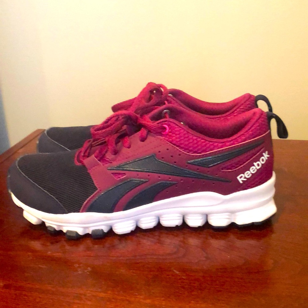 Reebok sneakers. Navy/Maroon color size 6.5